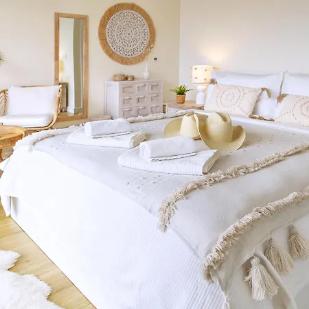 Aroeira Paradise House 4*